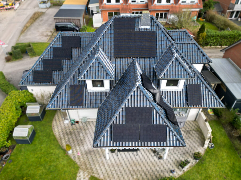 Eine PV-Anlage von Nordic Sunpower auf einer Privatimmobilie.